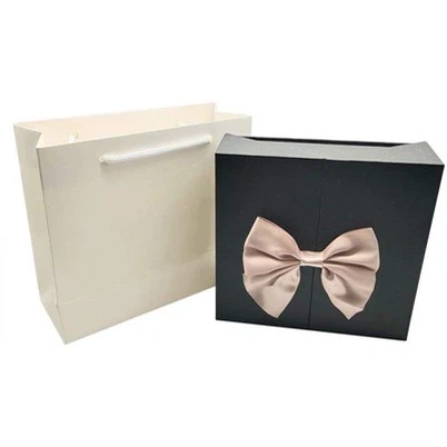 Ewige Geschenkbox mit echten Rosen